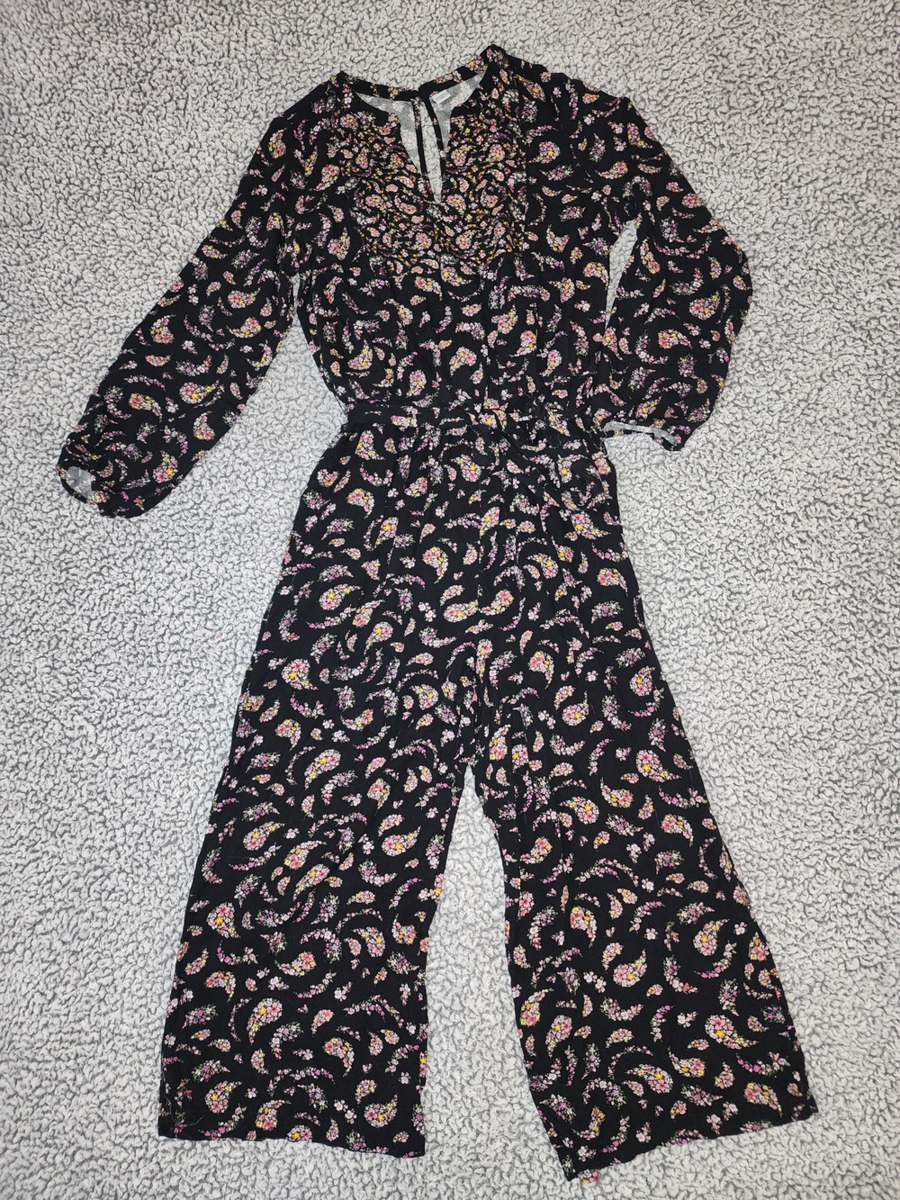 Super Soft And Comfy Old Navy Black Paisley Print Long-Sleeve Jumpsuit / Romper